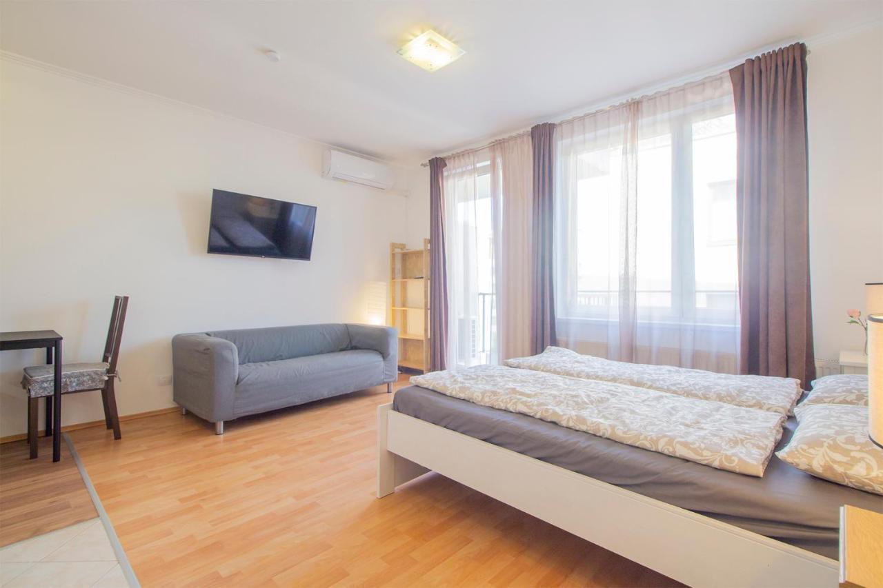 Corvin Modern Studio With Ac, Parking Apartment Budapest Ngoại thất bức ảnh